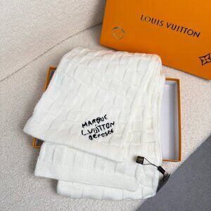 Louis Vuitton White Knit Scarf